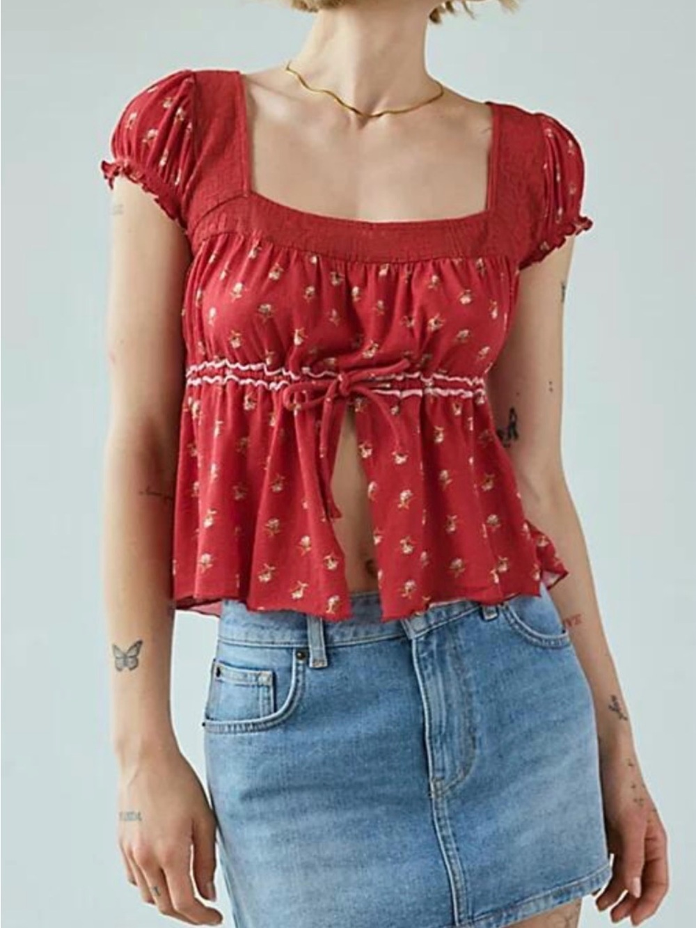 Kimchi Blue - Urban Outfitters Red Floral Tie-Front Square Neck Crop top